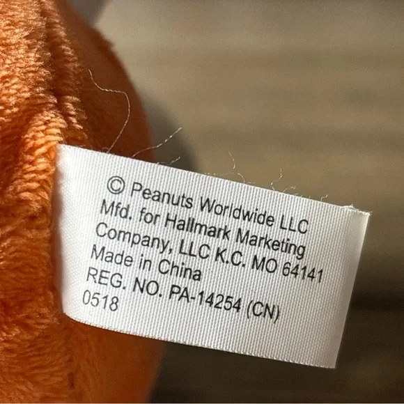 Halloween pumpkin Snoopy Plush Toy by hallmark used - Picture 13 of 16